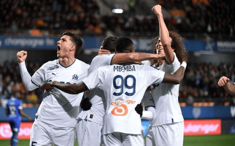 赛后巴黎圣日耳曼备战德甲,手感冰凉细节曝光,引发热议,轮换策略成焦点(巴黎圣日耳曼最佳阵容) 赛后巴黎圣日耳曼备战德甲,手感冰凉细节曝光,引发热议,轮换策略成焦点(巴黎圣日耳曼最佳阵容)