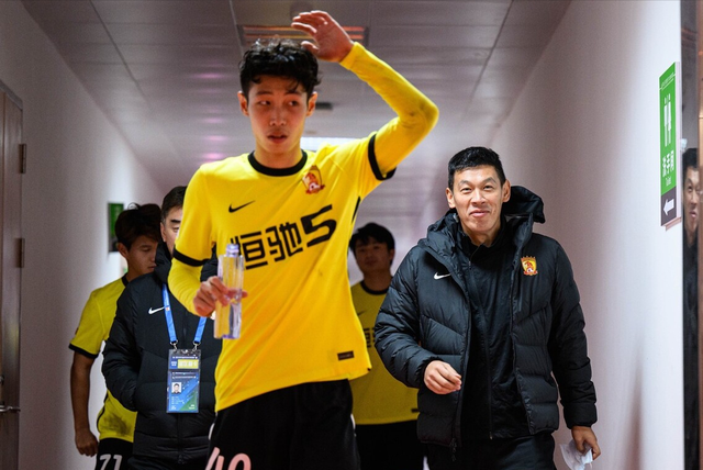 包含关键时刻突围战来临，山东泰山围绕西甲完成体检，引发热议，年轻球员得到机会的词条