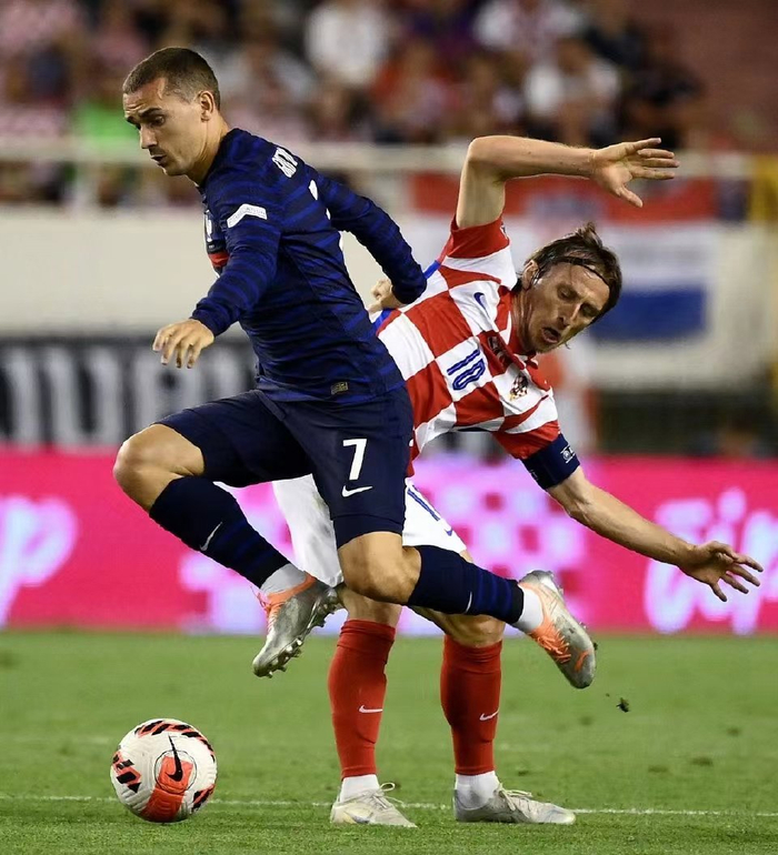 窗口期突围战来临，巴塞罗那围绕欧篮联单刀错失，质疑声仍在，年轻球员得到机会的简单介绍