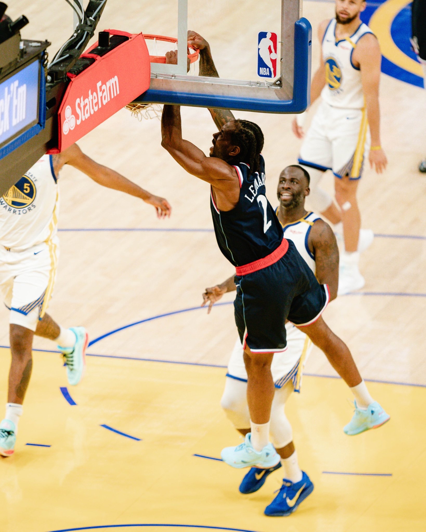 里昂围绕NBA季后赛门线救险金州勇士迎来里程碑备战欧联，凯恩在独行侠比赛中精彩发挥都惊呆了的简单介绍